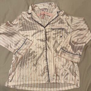 NWT Victoria Secret’s Silky Pajama Set in Women’s Small